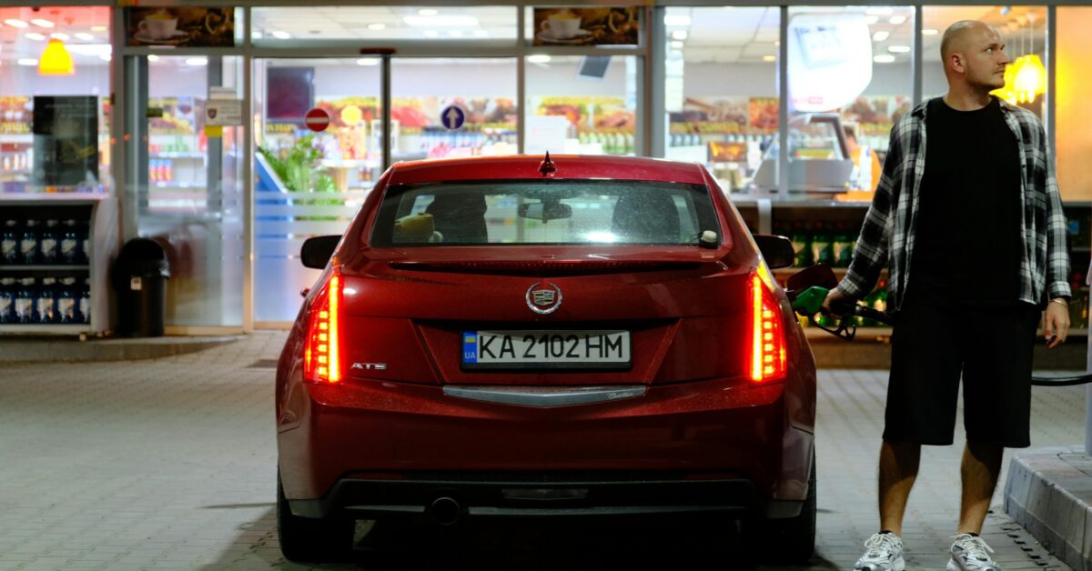 35 Best Healthy Gas Station Snacks: Complete Guide for Smart Road Trip Nutrition (2025)